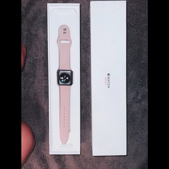 Apple Watch 3 series 38mm - Picture 2 of 4